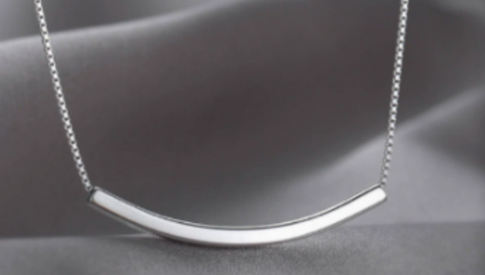 Aura Minimalist silver choker